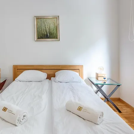 Lovely Terrace With Car Place Апартаменты